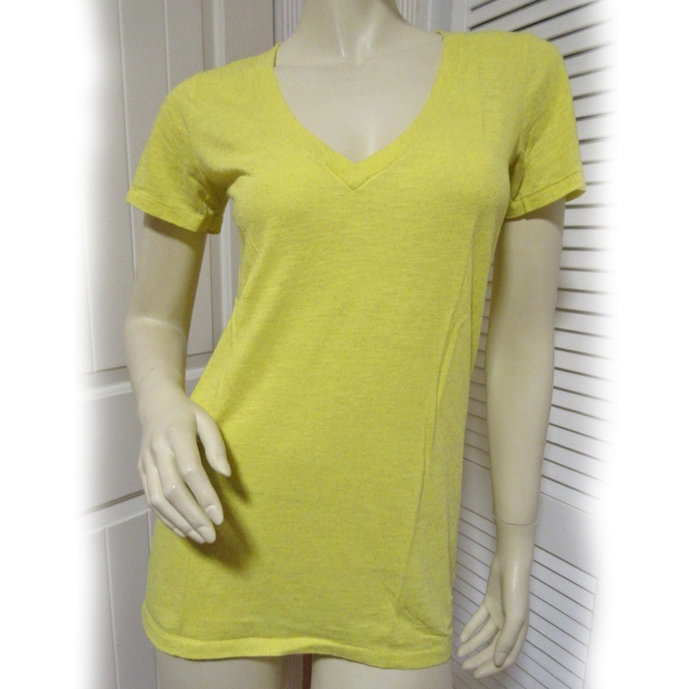 VICTORIA SECRET PINK Yellow Short Sleeve V-Neck T-Shirt Tee Top Casual Summer